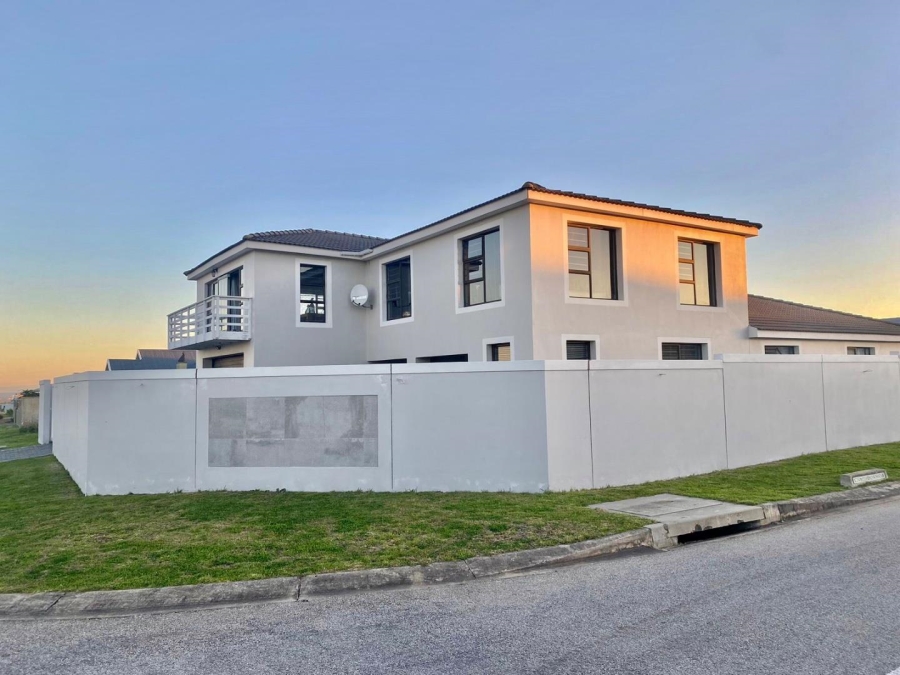 4 Bedroom Property for Sale in Fountains Estate Eastern Cape